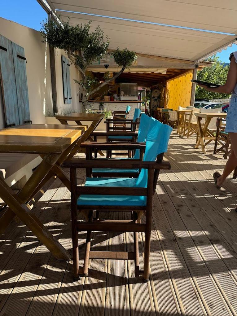 Tonea'S Houses Himare Exterior photo